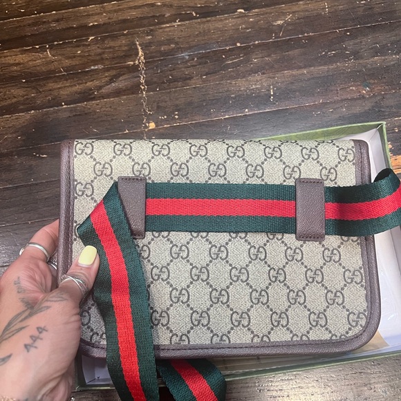 Gorgeous purse never used brand new in box ! - Picture 5 of 7